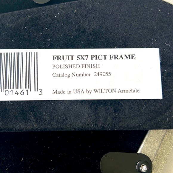 Set of Two Vintage Wilton Armetale Picture Frames - Picture 5 of 9